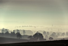 “Traumhaft schöne Landschaft vom Nebel durchdrungen” – (Bild: 0088)